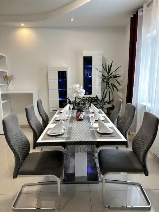 Flumen I Cozy House With Free Parking Holiday home