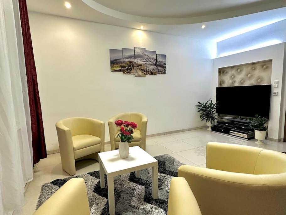 Flumen I Cozy House With Free Parking Holiday home *